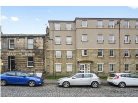 9/4 South Fort Street, Leith, EH6 4DL