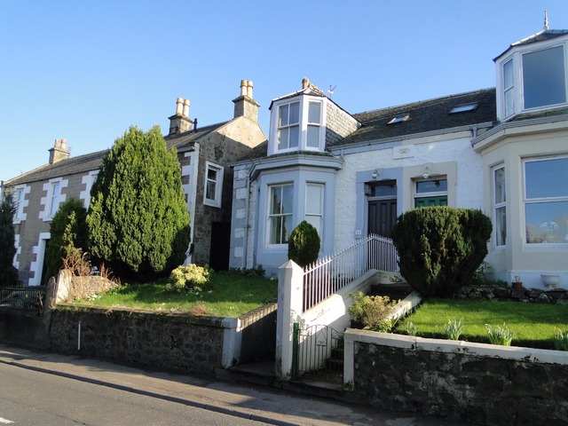 3 bedroom part-furnished house to rent Newport-on-Tay