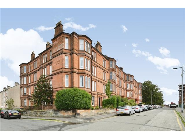 3 bedroom flat  for sale Haghill