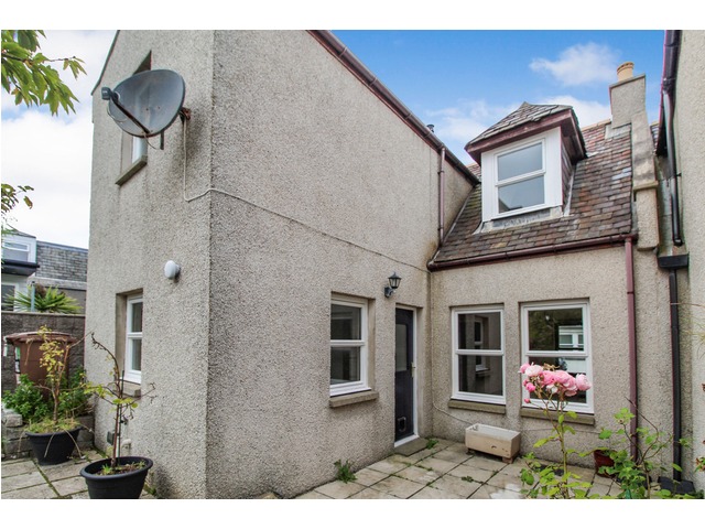3 bedroom end-terraced house for sale Aberdeen