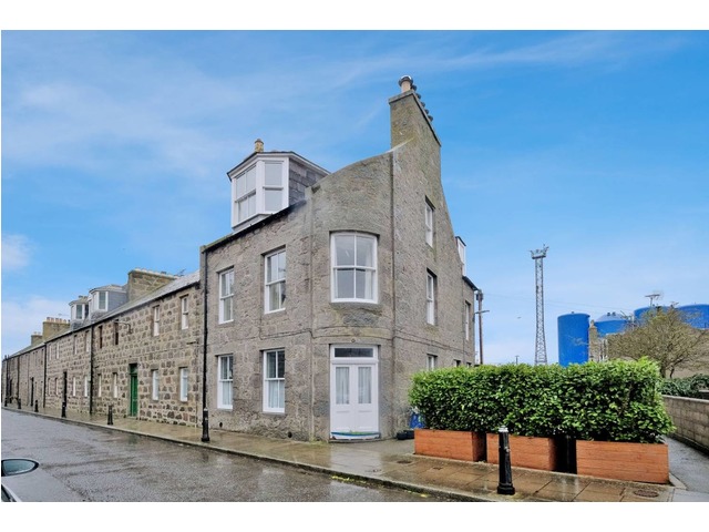 4 bedroom end-terraced house for sale Aberdeen