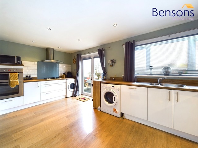 3 bedroom terraced house for sale Greenhills