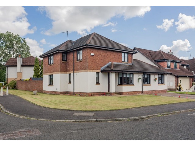 4 bedroom detached house for sale Carriagehill