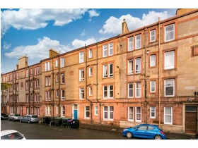 9 2f3 Rossie Place, Abbeyhill, EH7 5SF