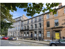 3/2 Royal Crescent, New Town, EH3 6PZ