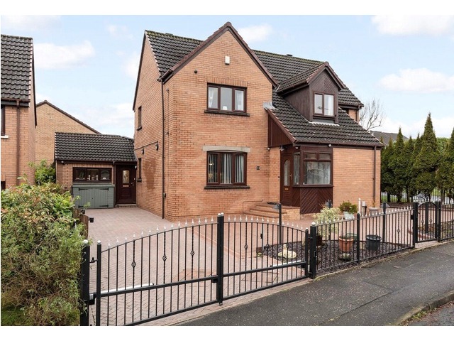 5 bedroom detached house for sale Chryston