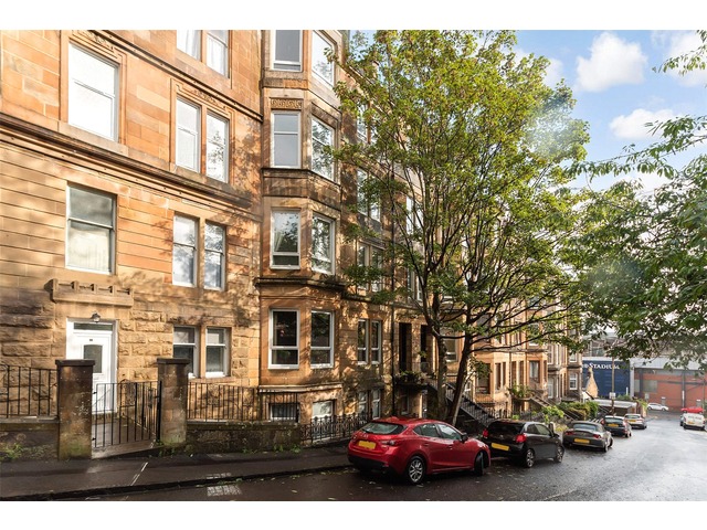 2 bedroom flat  for sale Crosshill