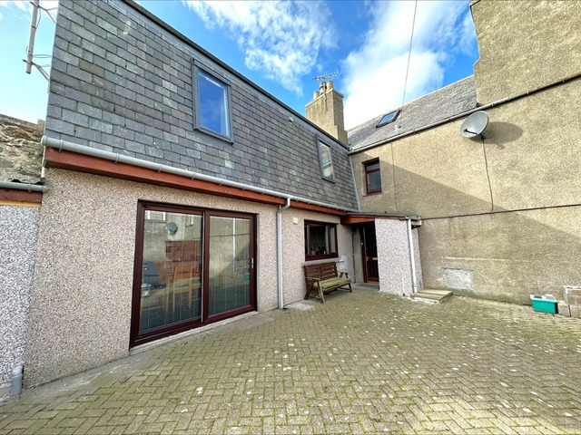 6 bedroom terraced house for sale Banff