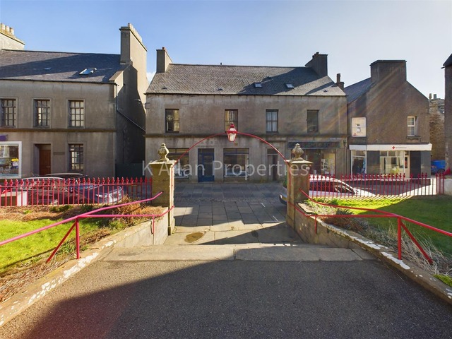 4 bedroom townhouse  for sale Cairston
