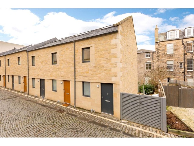 2 bedroom end-terraced house for sale Old Town