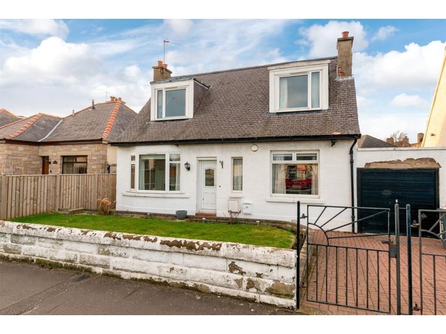 3 bedroom detached house for sale Old Town