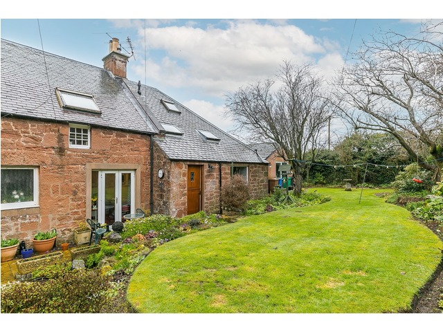 4 bedroom cottage  for sale Auchtermuchty