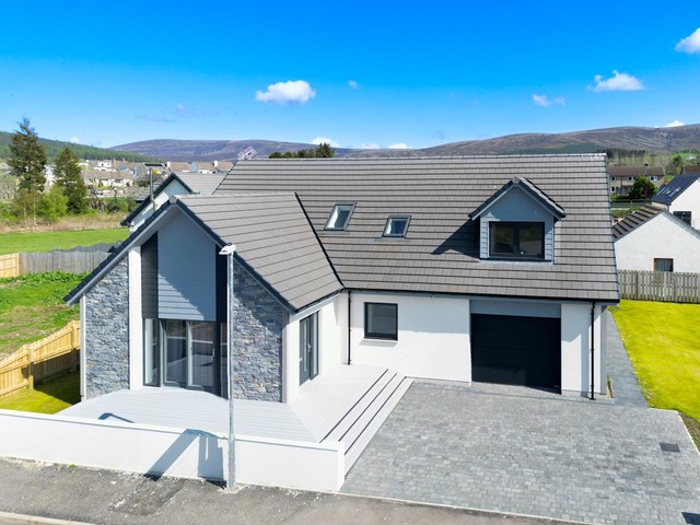 4 bedroom detached house for sale Grantown-on-Spey