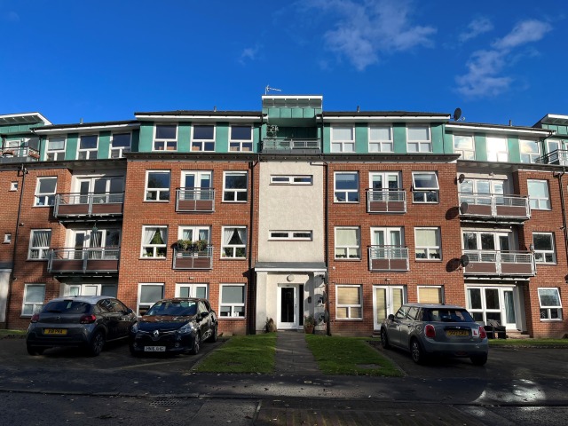 2 bedroom furnished flat to rent High Knightswood