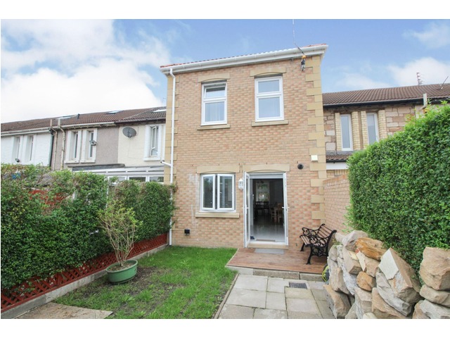 3 bedroom terraced house for sale Scotstoun