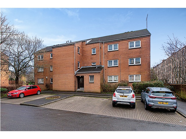 3 bedroom flat  for sale Haghill