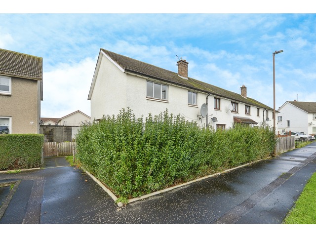 4 bedroom end-terraced house for sale The Inch