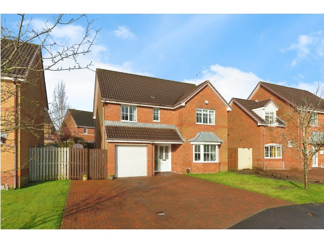 4 bedroom detached house for sale Town Centre