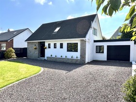 Castleview Road, Strathaven, ML10 6HD