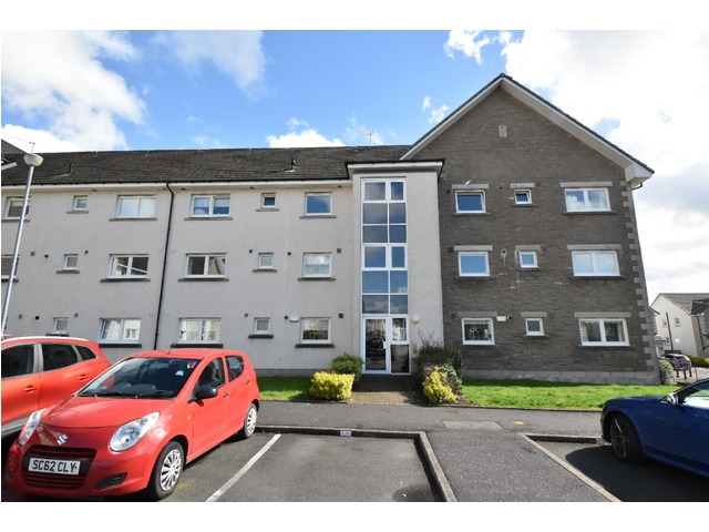 2 bedroom unfurnished flat to rent Dennystown