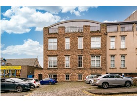 14/7 Queen Charlotte Street, Leith, EH6 6AT