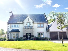 Rowallan Castle Estate, Kilmaurs, Kilmarnock, KA3 2DP