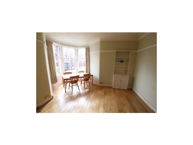 2 bedroom part-furnished flat to rent Partick