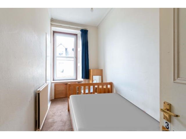 4 bedroom furnished flat to rent Greenside