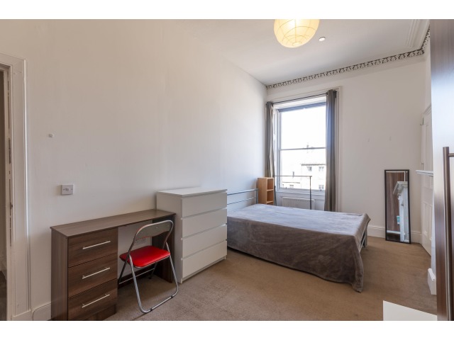 8 bedroom furnished flat to rent Greenside