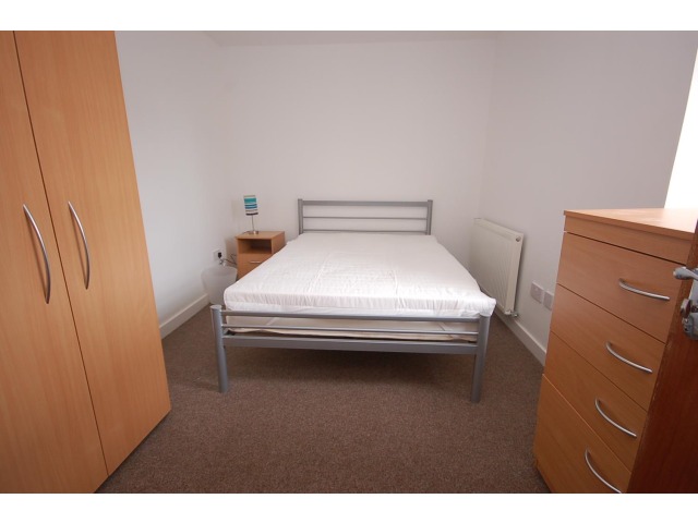 6 bedroom furnished flat to rent