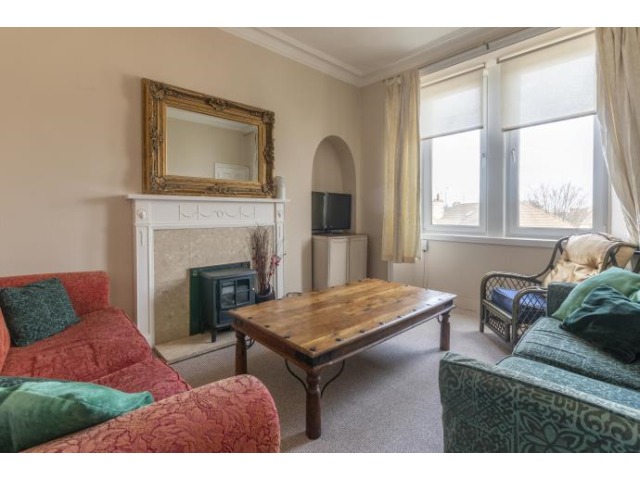 1 bedroom furnished flat to rent Greenside