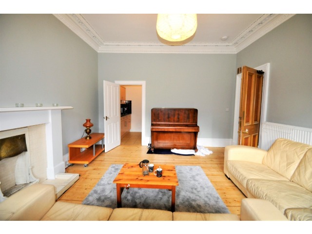 4 bedroom furnished flat to rent Old Town