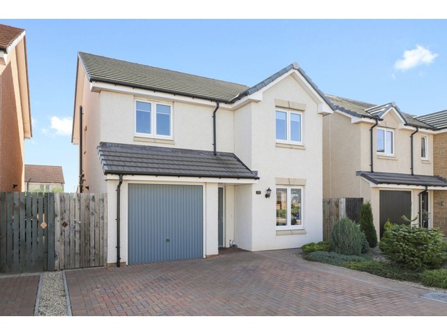 4 bedroom detached house for sale Pitcox