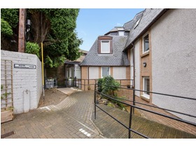 9/4 Featherhall Avenue, Corstorphine, EH12 7TG