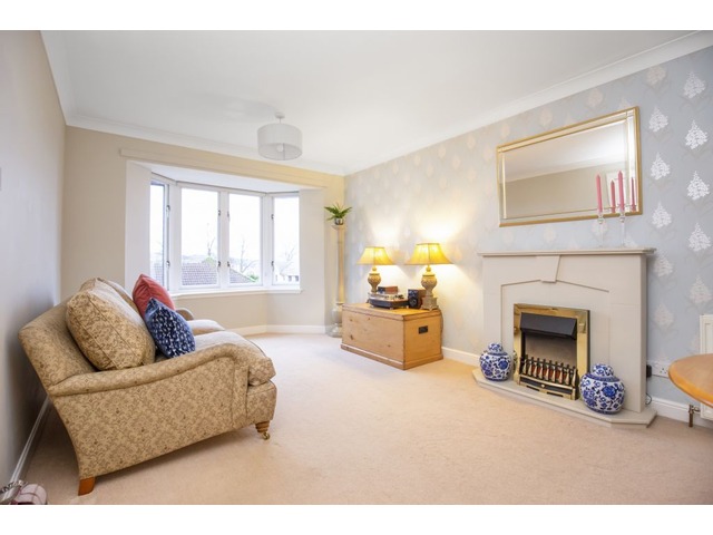 2 bedroom flat  for sale The Inch