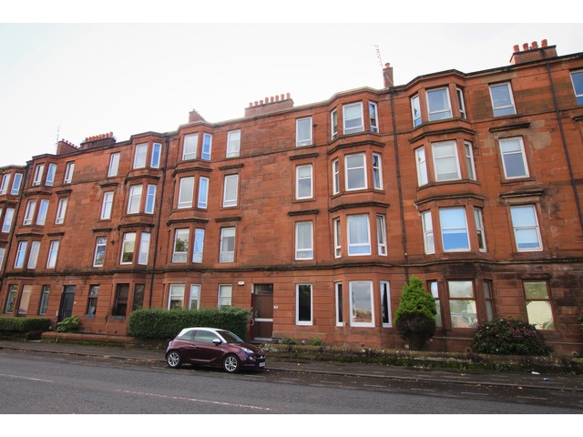 2 bedroom part-furnished flat to rent Braidfauld