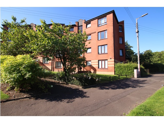 2 bedroom unfurnished flat to rent