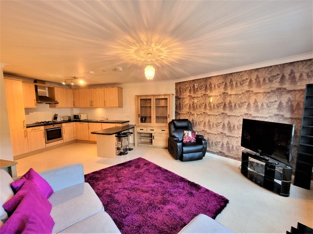 3 bedroom furnished flat to rent Middleton Park