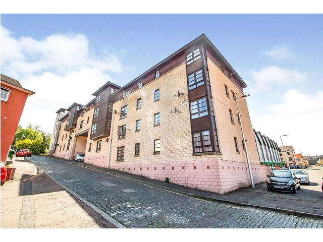 2 bedroom part-furnished flat to rent Dundee