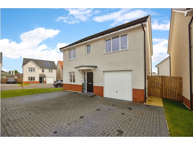 4 bedroom detached house for sale South Broomage