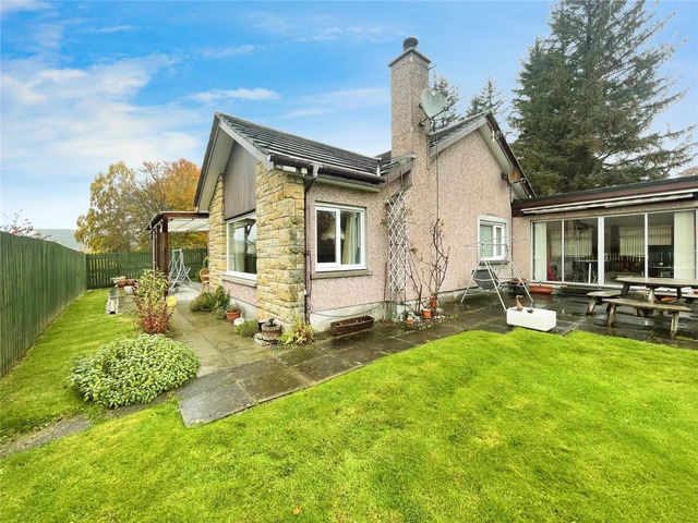 4 bedroom furnished house to rent Strathpeffer